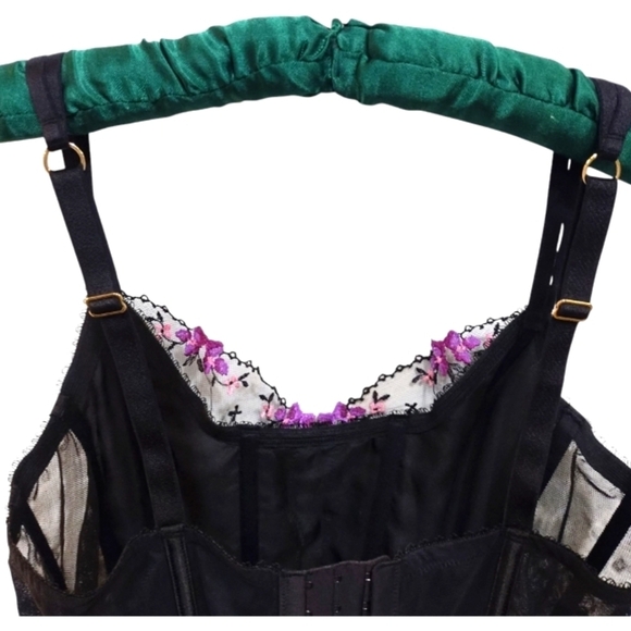 NWOT Victoria's Secret Very Sexy  Embroidered Women's Corset - Picture 6 of 13